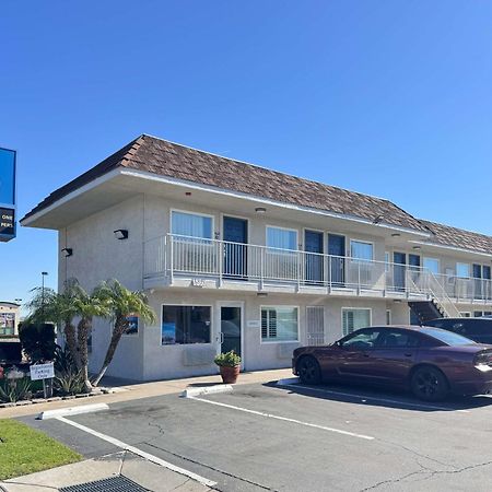 Motel 6 Ontario Airport Екстериор снимка