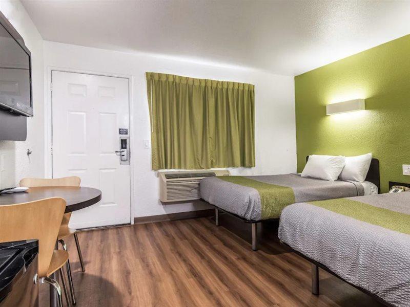 Motel 6 Ontario Airport Екстериор снимка