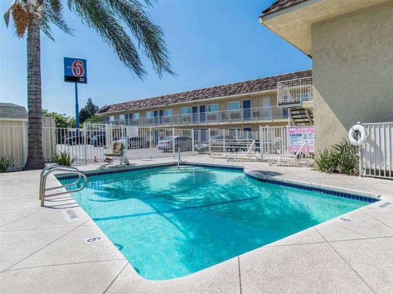 Motel 6 Ontario Airport Екстериор снимка