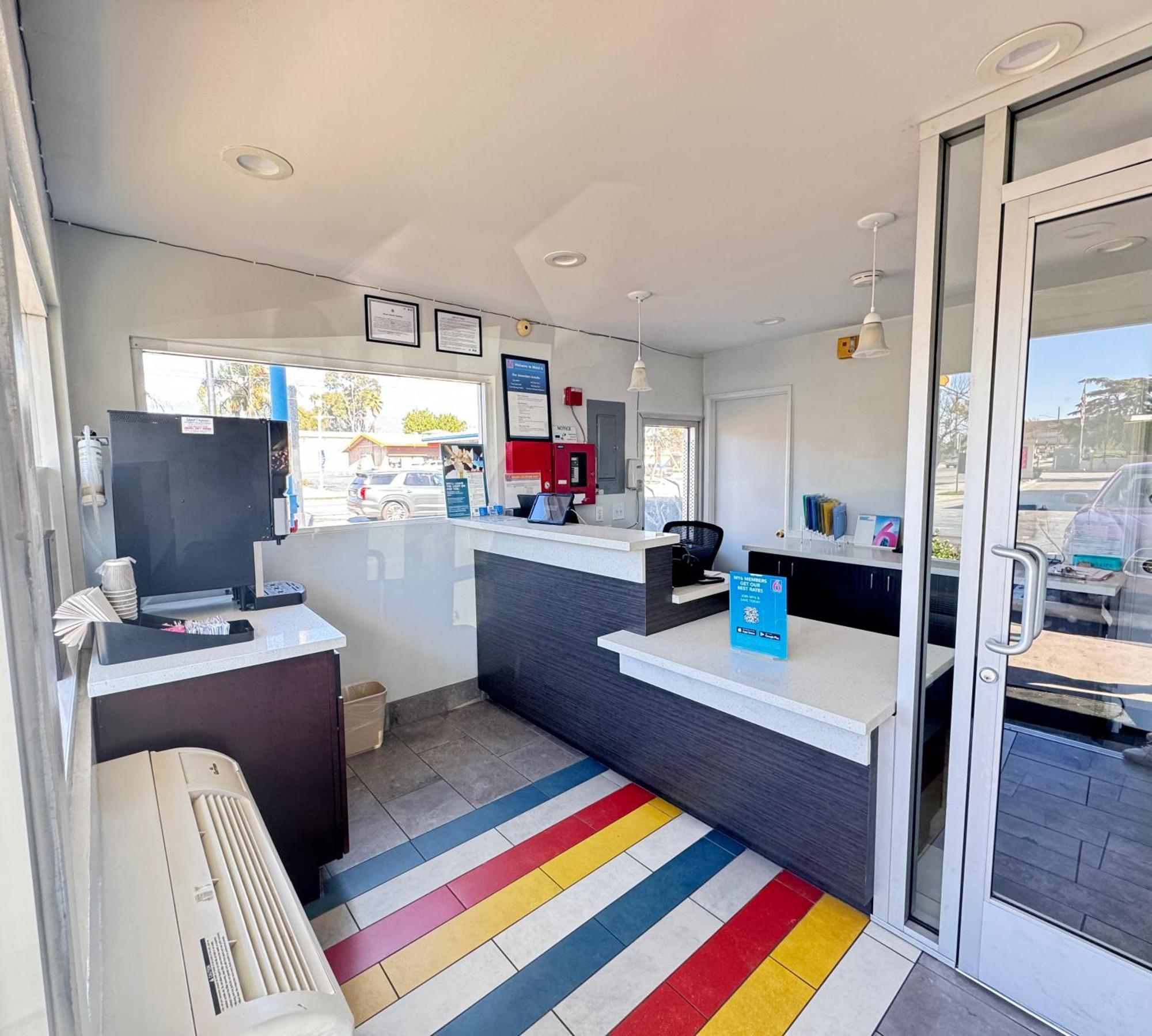 Motel 6 Ontario Airport Екстериор снимка