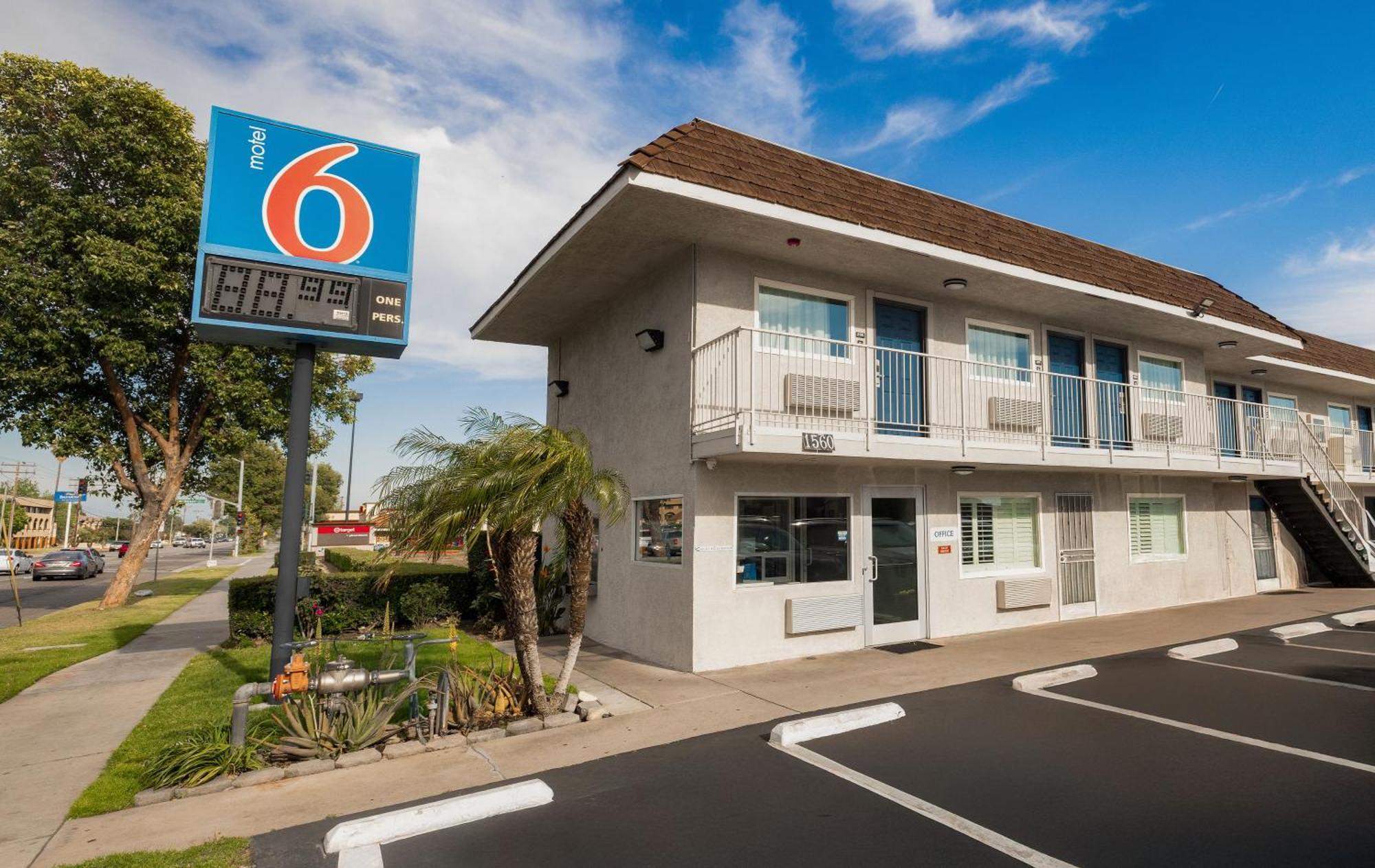 Motel 6 Ontario Airport Екстериор снимка