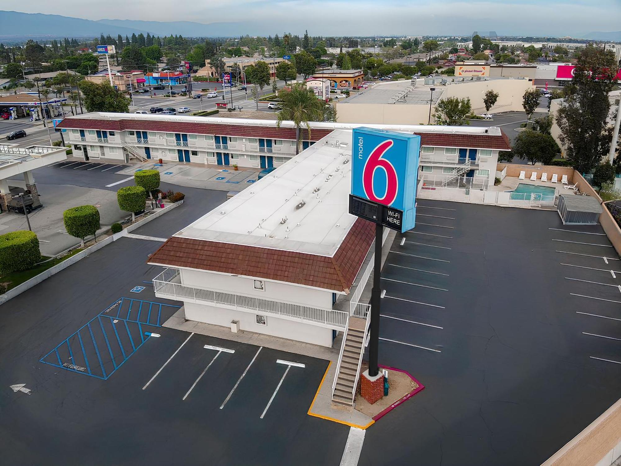 Motel 6 Ontario Airport Екстериор снимка