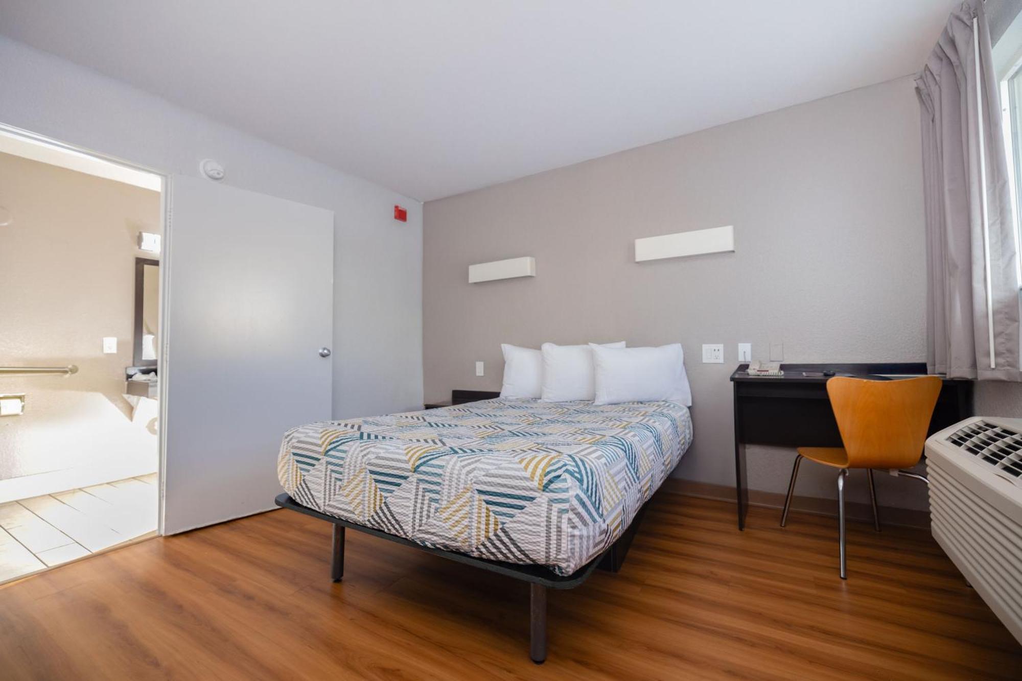 Motel 6 Ontario Airport Екстериор снимка