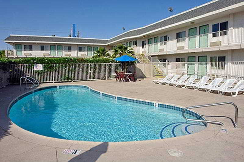 Motel 6 Ontario Airport Екстериор снимка