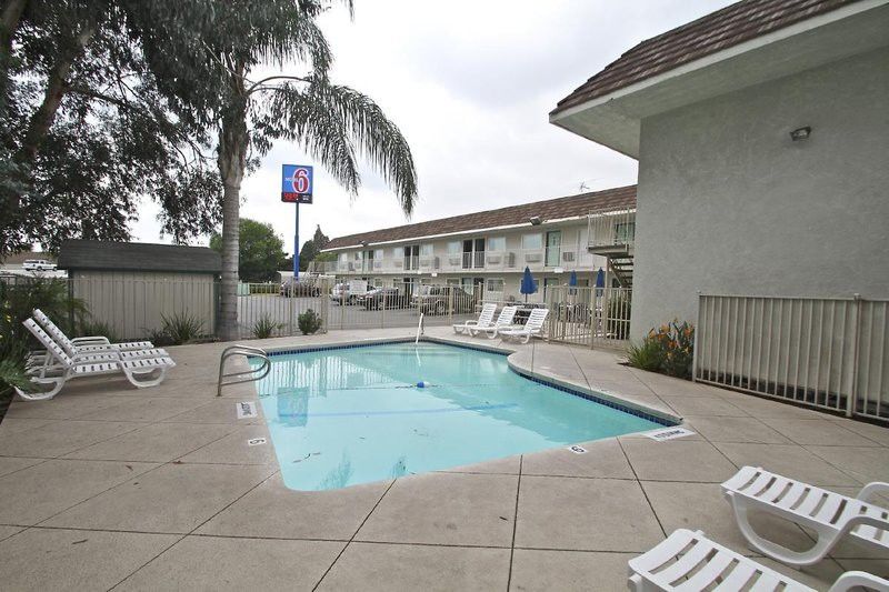 Motel 6 Ontario Airport Екстериор снимка