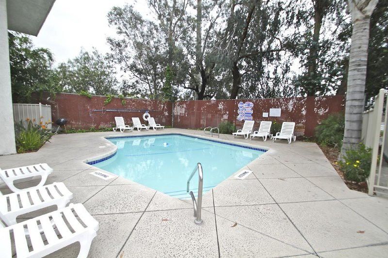 Motel 6 Ontario Airport Екстериор снимка