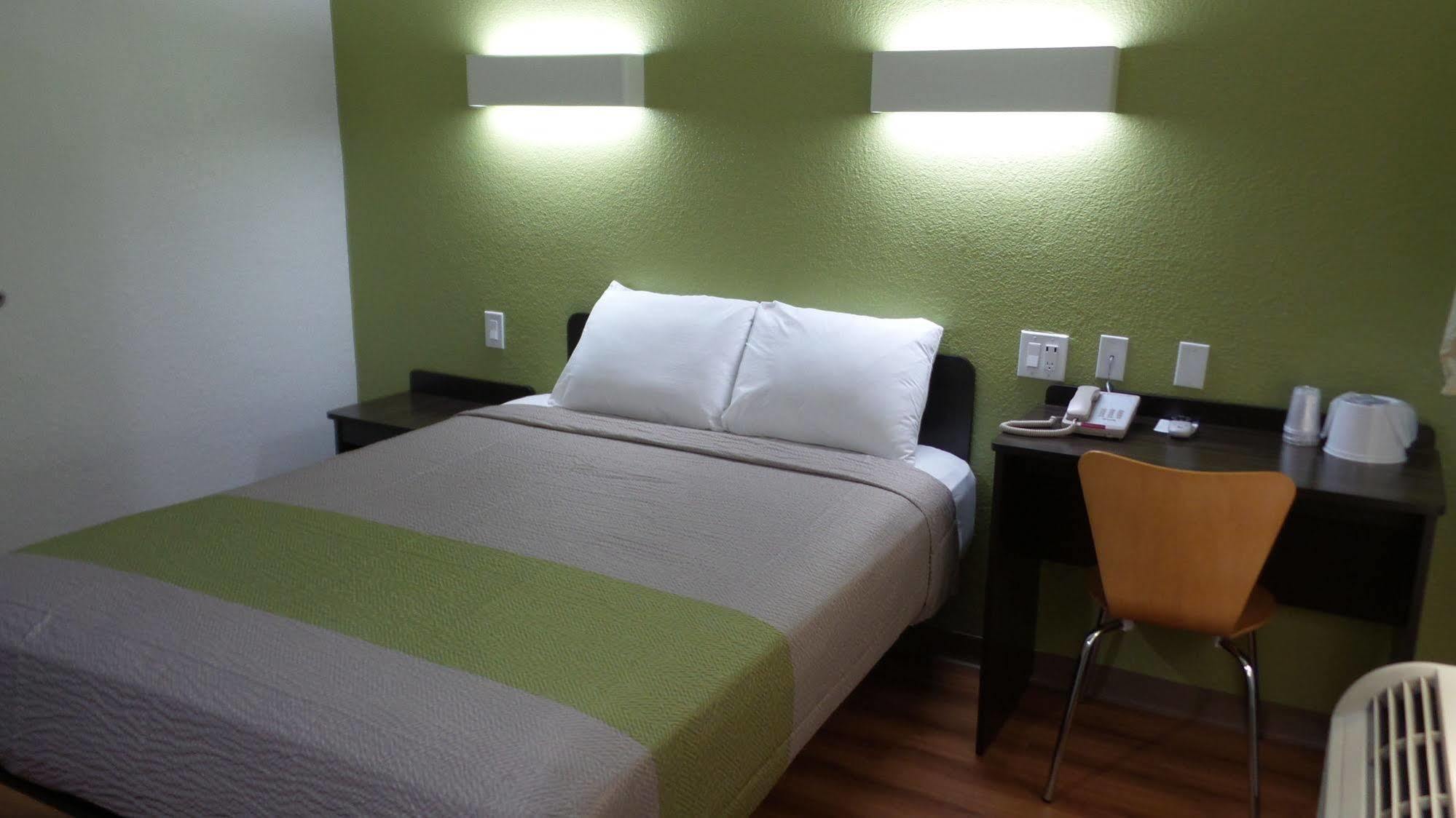 Motel 6 Ontario Airport Екстериор снимка