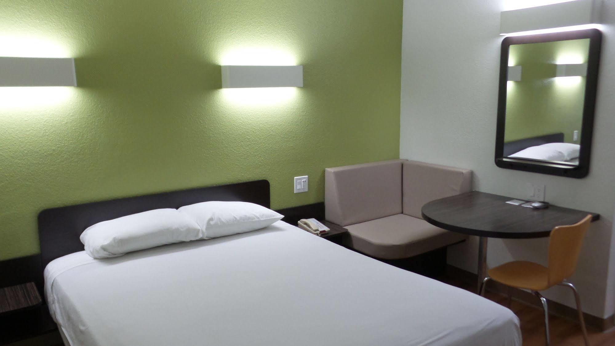 Motel 6 Ontario Airport Екстериор снимка