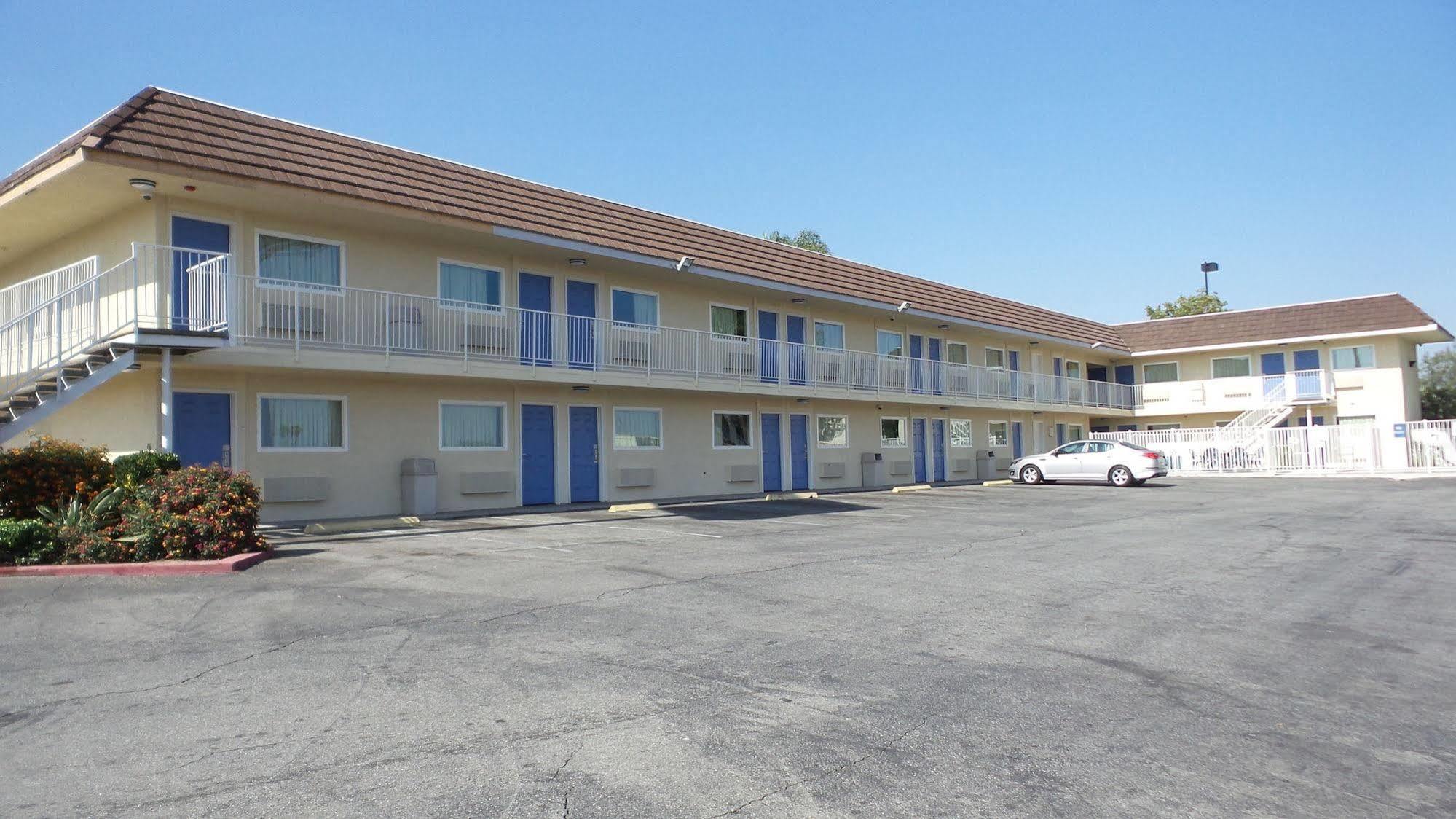 Motel 6 Ontario Airport Екстериор снимка