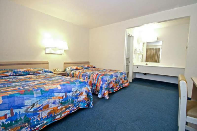 Motel 6 Ontario Airport Екстериор снимка